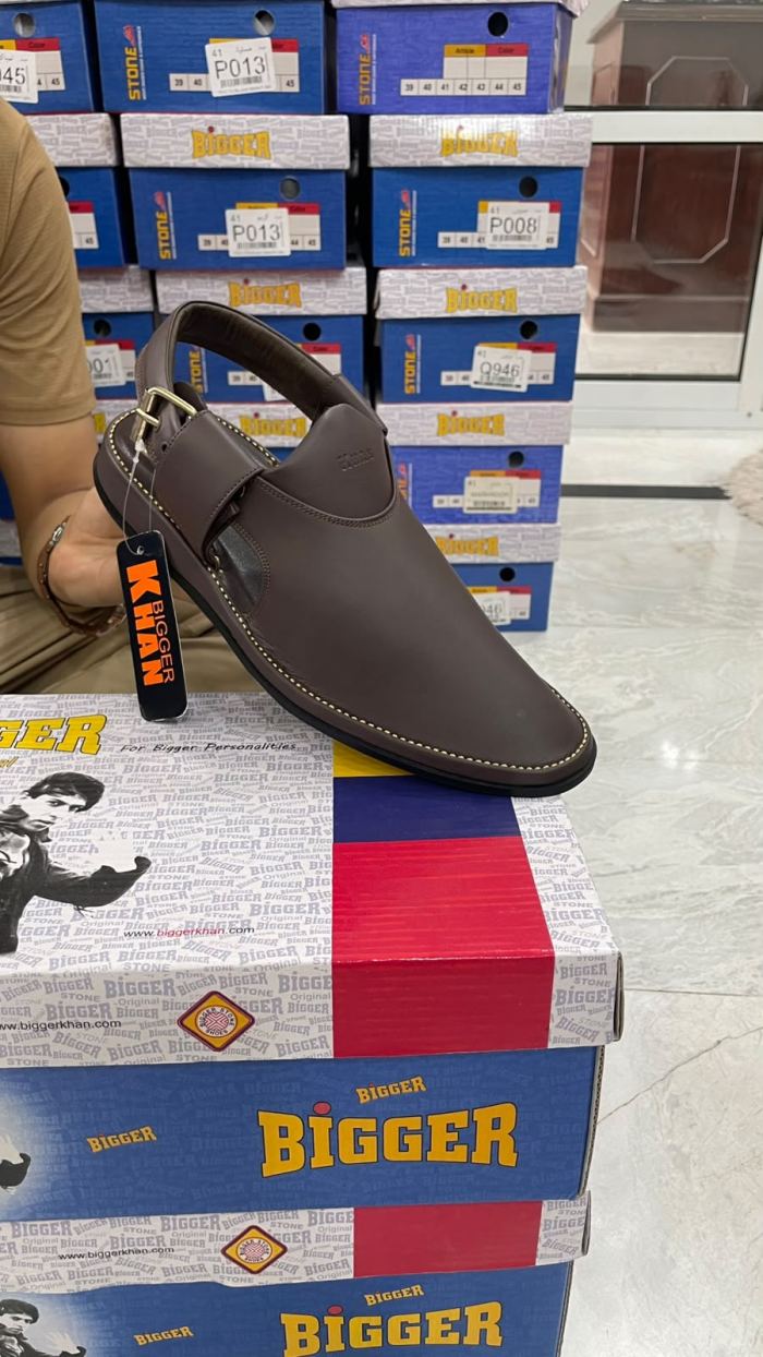 Bigger Khan Classic Brown Leather Peshawari Chappal - Footwear