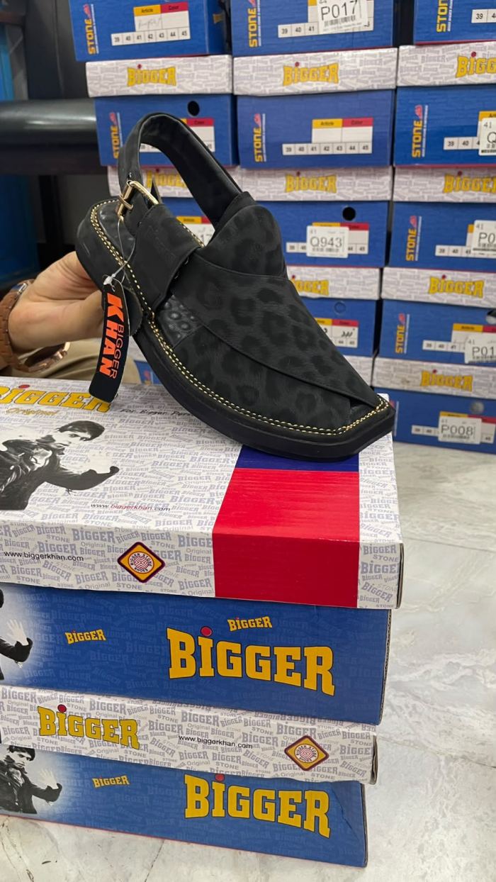 Bigger Khan Stylish Black Animal Print Peshawari Chappal - Footwear