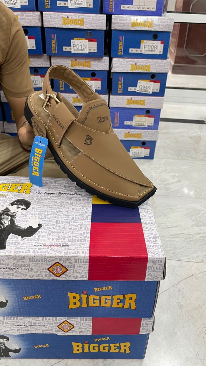 Bigger Khan Classic Camel Cushioned Peshawari Chappal - Footwear